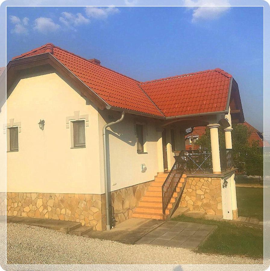 Апартаменты Kleines Haus Хевиз Экстерьер фото